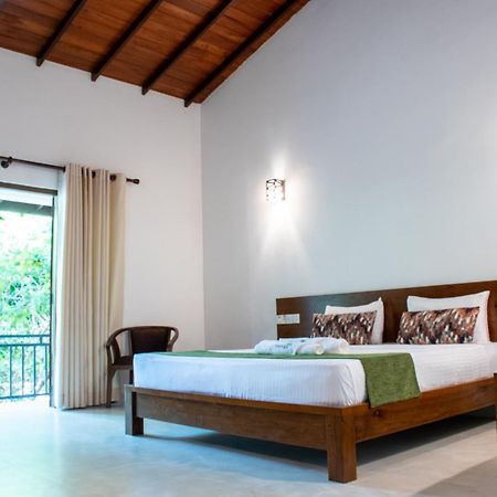 Tropicara Resort Szigirija Kültér fotó