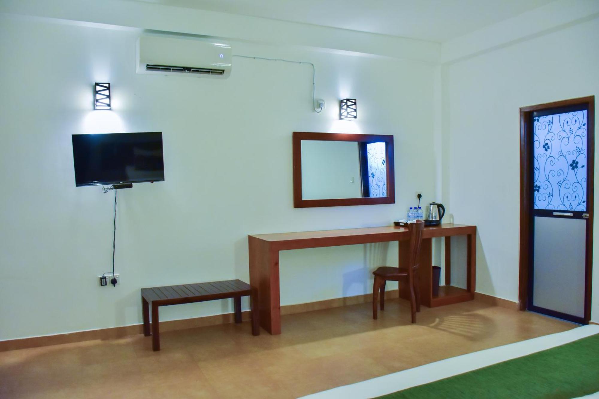 Tropicara Resort Szigirija Kültér fotó