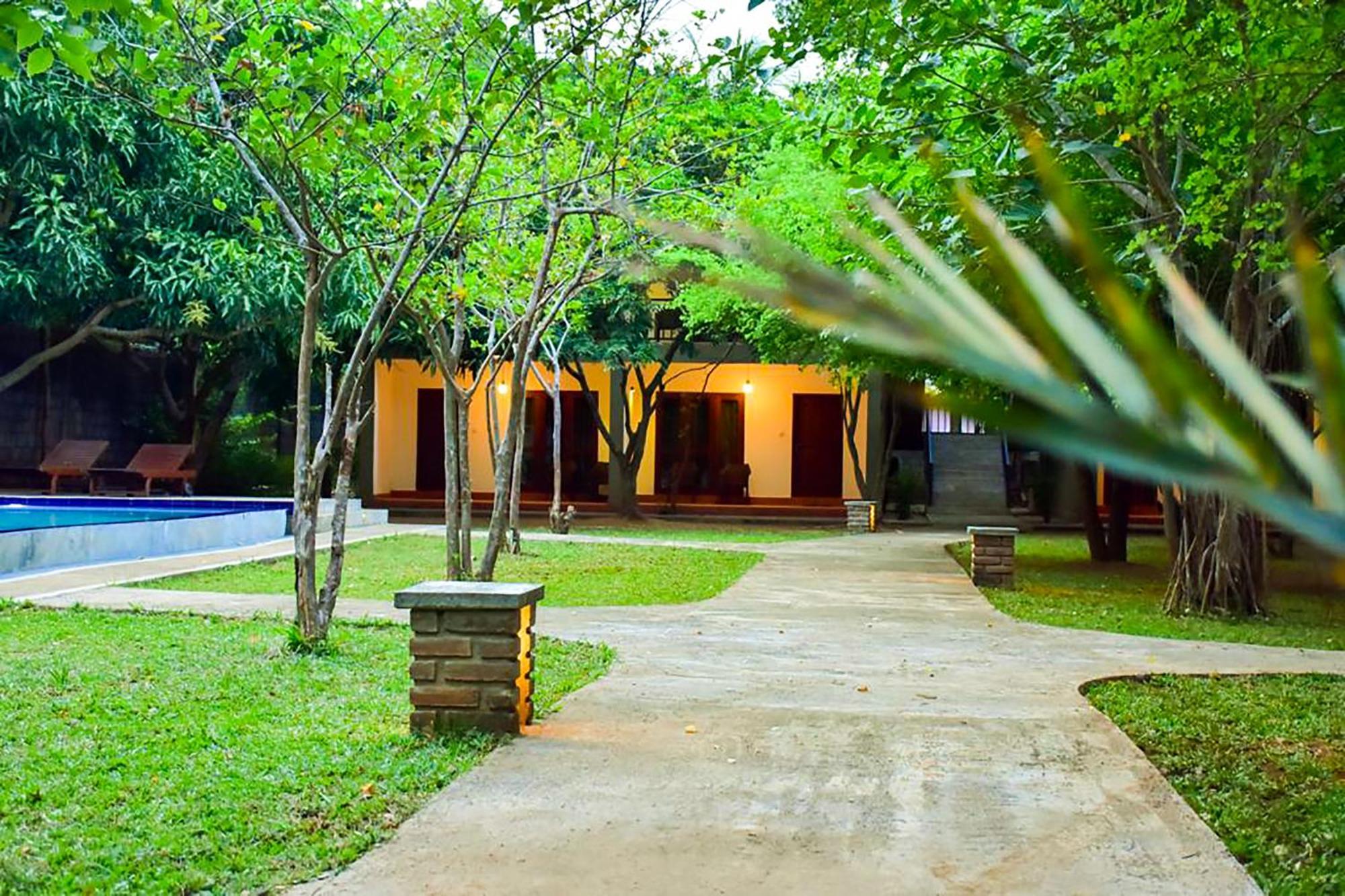 Tropicara Resort Szigirija Kültér fotó